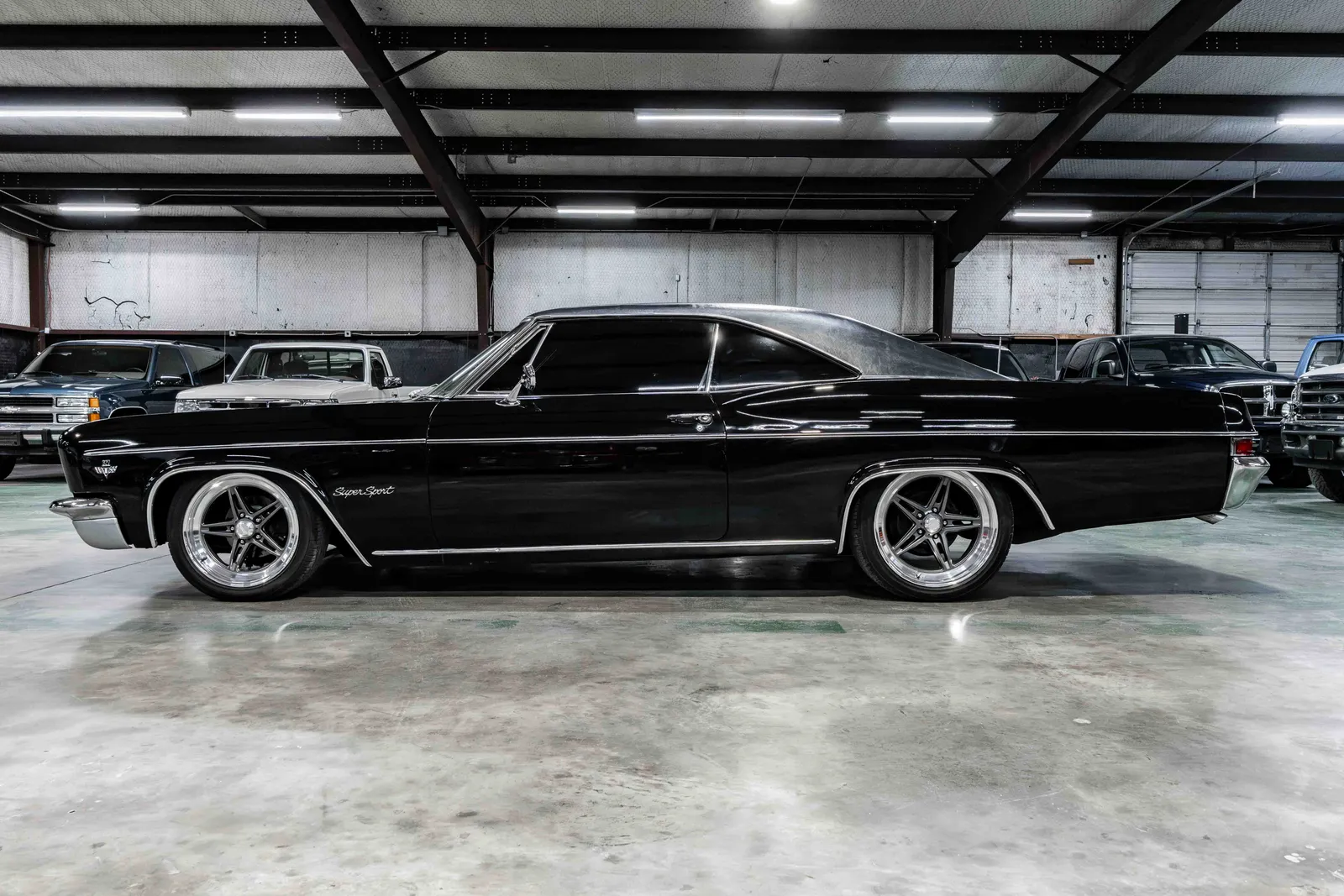 1966-Chevrolet Impala SS-Tuxedo Black-168376T161890-34.jpg